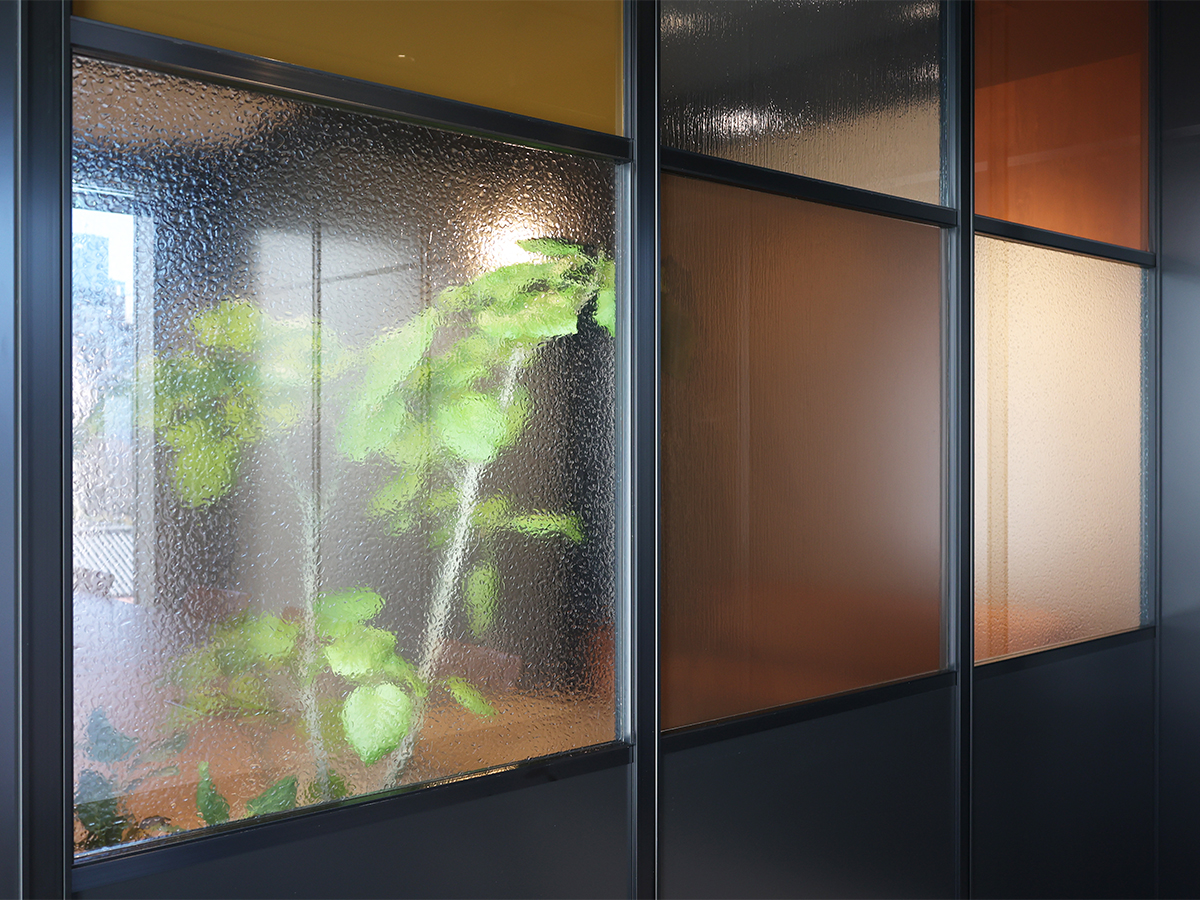 株式会社パック城北店　会議室ガラス装飾-8